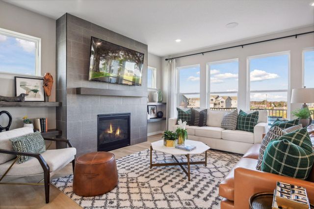 1542 Philipp Way, Shakopee, MN 55379