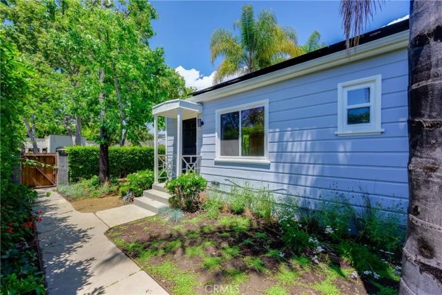 1040 Havenhurst Drive B, Los Angeles, CA 90046
