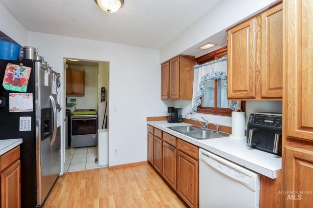 2021 Terrace Dr, Caldwell, ID 83605