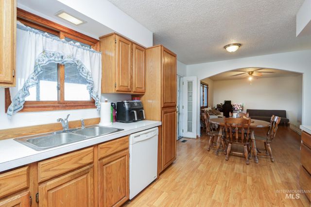 2021 Terrace Dr, Caldwell, ID 83605