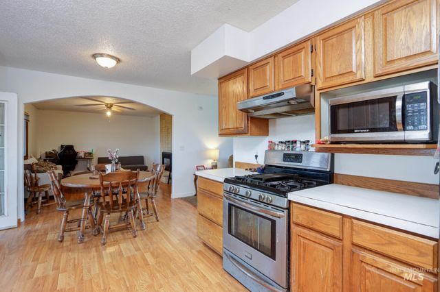 2021 Terrace Dr, Caldwell, ID 83605