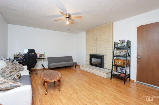 2021 Terrace Dr, Caldwell, ID 83605