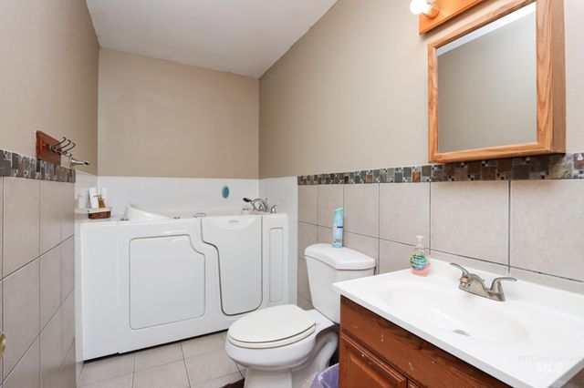 2021 Terrace Dr, Caldwell, ID 83605