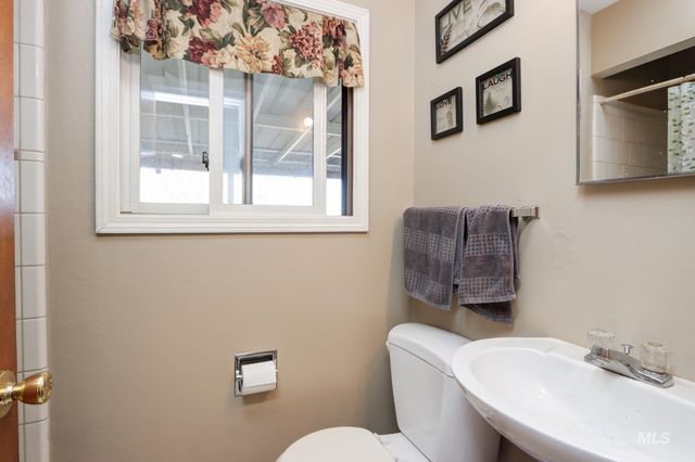 2021 Terrace Dr, Caldwell, ID 83605