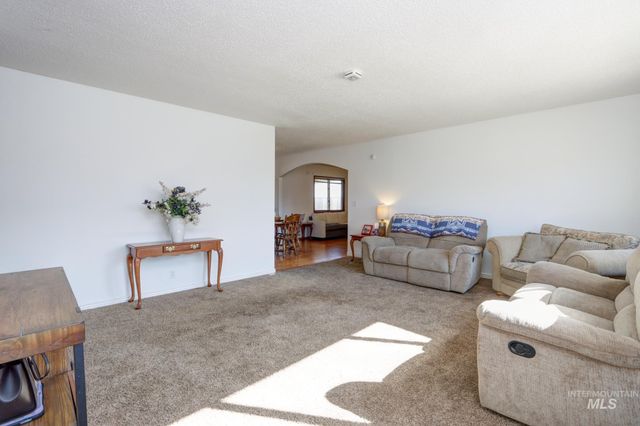 2021 Terrace Dr, Caldwell, ID 83605