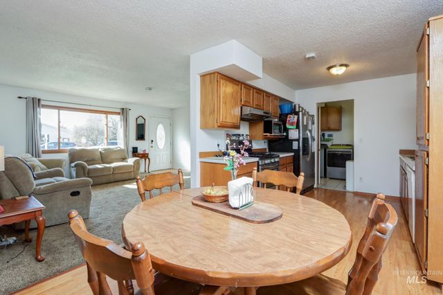 2021 Terrace Dr, Caldwell, ID 83605