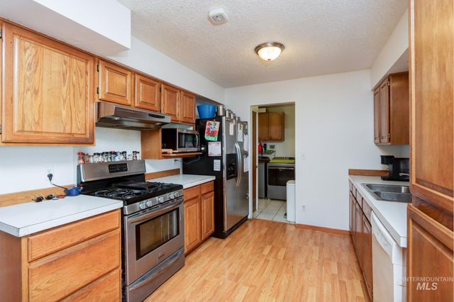 2021 Terrace Dr, Caldwell, ID 83605