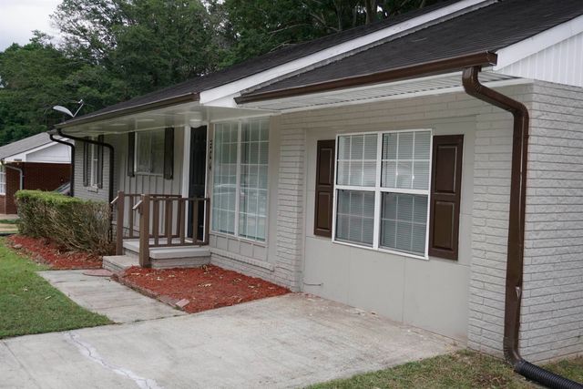 504 Pinecrest Drive, Riverdale, GA 30274