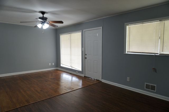 504 Pinecrest Drive, Riverdale, GA 30274