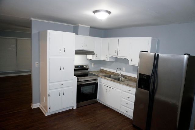 504 Pinecrest Drive, Riverdale, GA 30274