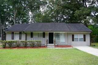 504 Pinecrest Drive, Riverdale, GA 30274