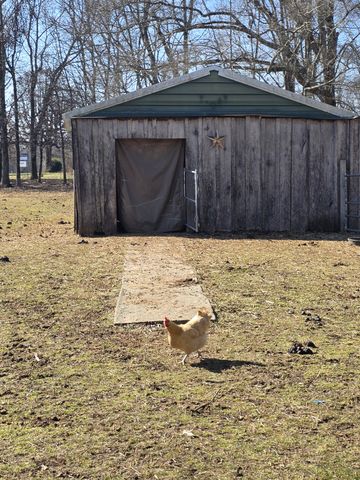 135 Campbellsville Pike, Ethridge, TN 38456