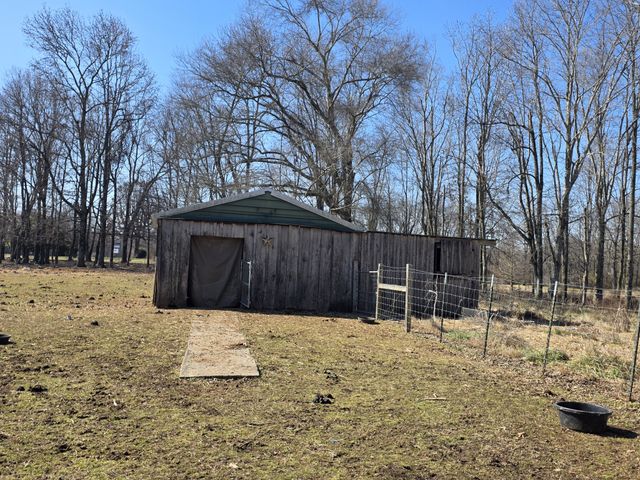 135 Campbellsville Pike, Ethridge, TN 38456