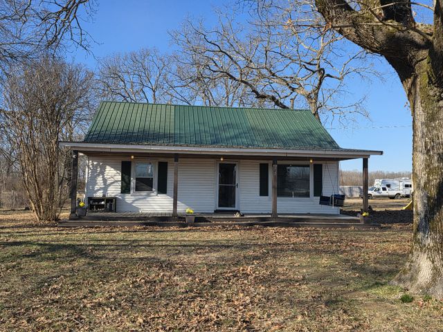 135 Campbellsville Pike, Ethridge, TN 38456