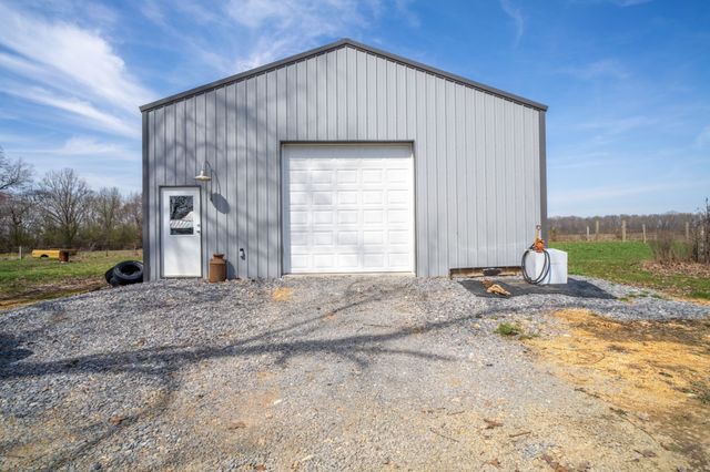 135 Campbellsville Pike, Ethridge, TN 38456