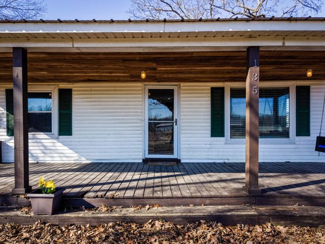 135 Campbellsville Pike, Ethridge, TN 38456