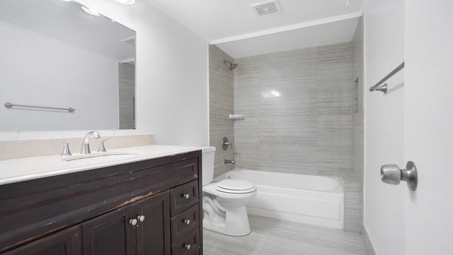 3105 Oakland Shores Drive J106, Oakland Park, FL 33309