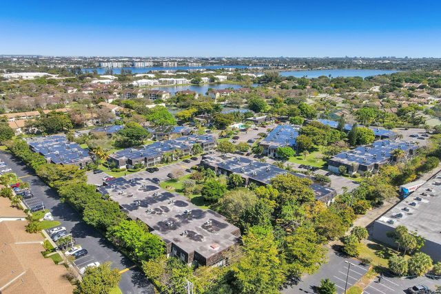 3105 Oakland Shores Drive J106, Oakland Park, FL 33309