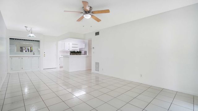 3105 Oakland Shores Drive J106, Oakland Park, FL 33309