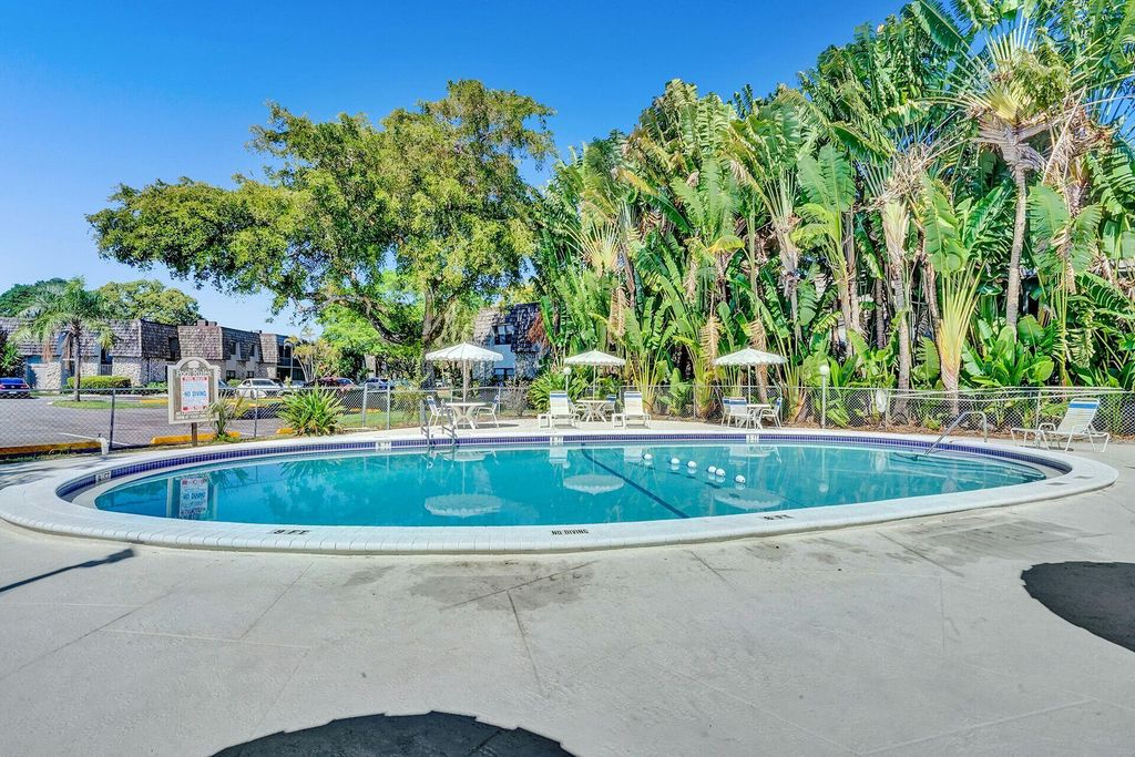3105 Oakland Shores Drive J106, Oakland Park, FL 33309