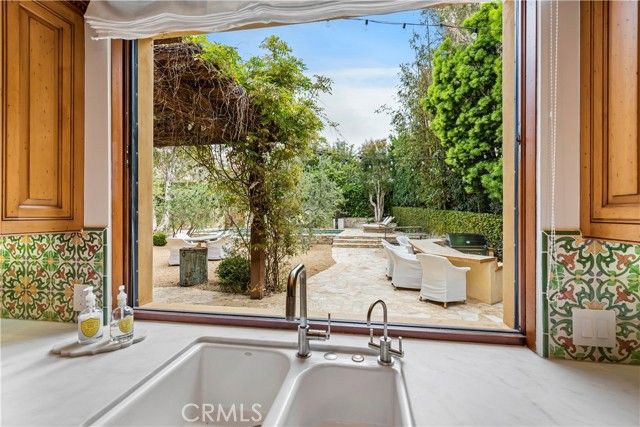 206 Driftwood Road, Corona Del Mar (newport Beach), CA 92625