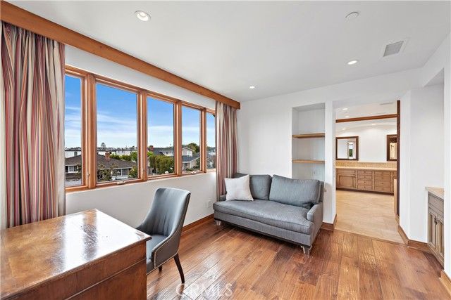 206 Driftwood Road, Corona Del Mar (newport Beach), CA 92625