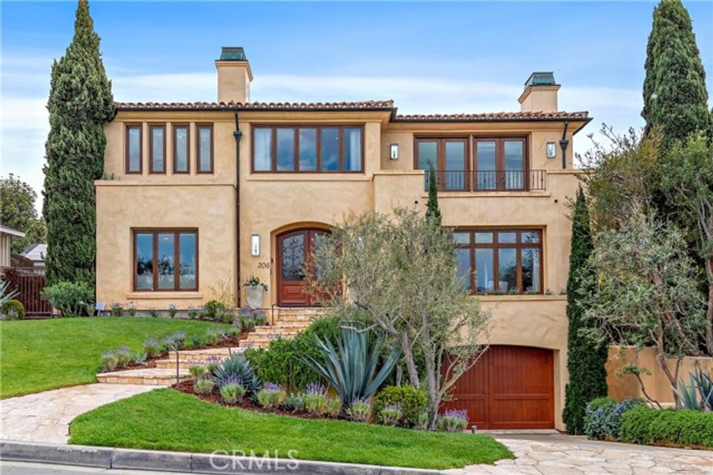 206 Driftwood Road, Corona Del Mar (newport Beach), CA 92625
