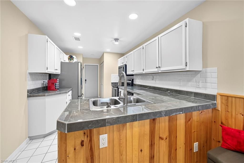 12051 Champions Green WAY 313, FORT MYERS, FL 33913 — photo 4