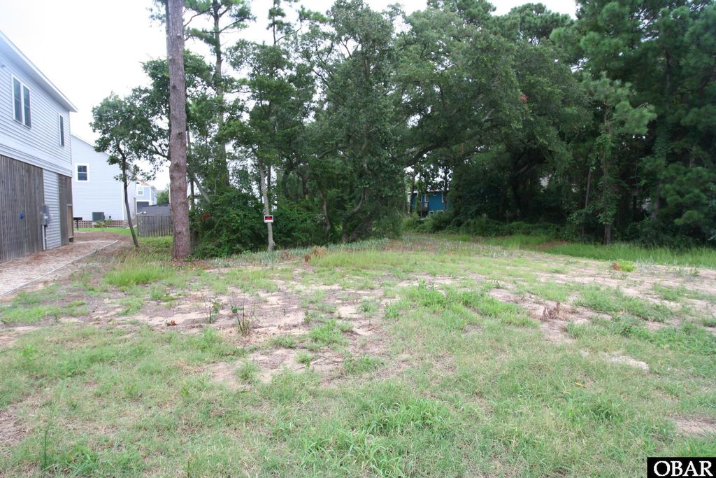 Image 2 of property listing at 0 W Palmetto Street Lot 21r, Kill Devil Hills, NC 27948