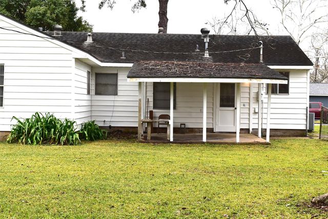 1006 Mac Drive, Sweeny, TX 77480