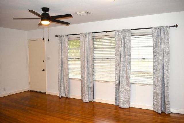 1006 Mac Drive, Sweeny, TX 77480