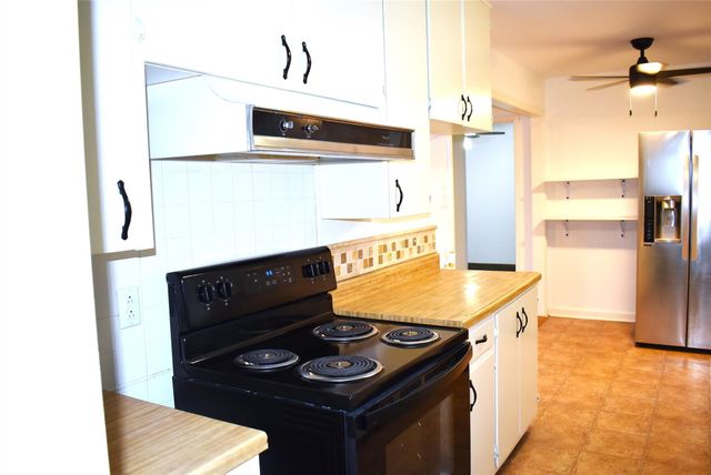 1006 Mac Drive, Sweeny, TX 77480