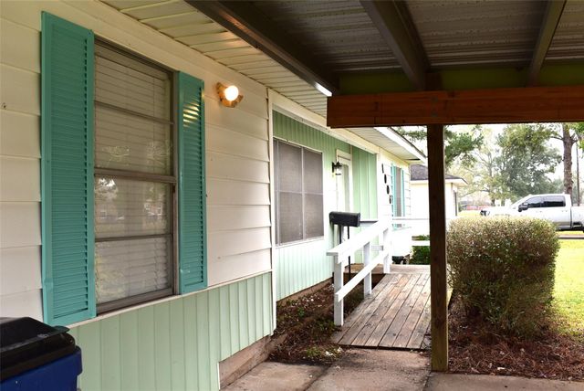 1006 Mac Drive, Sweeny, TX 77480