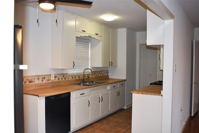 1006 Mac Drive, Sweeny, TX 77480