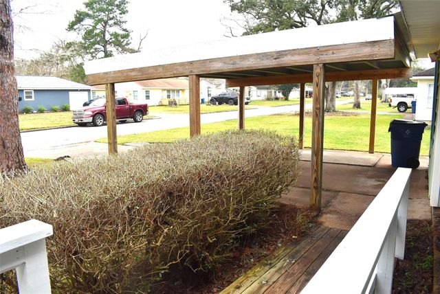 1006 Mac Drive, Sweeny, TX 77480