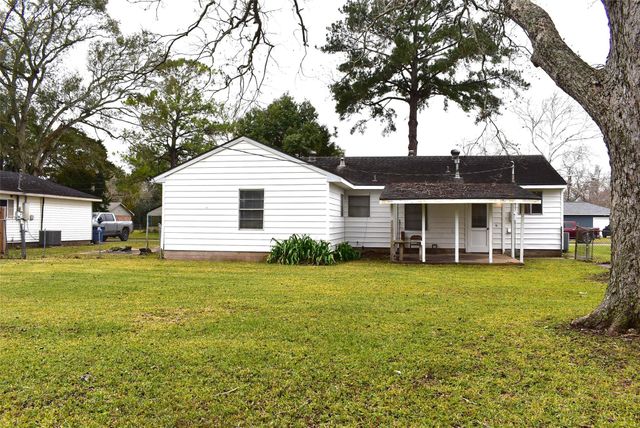 1006 Mac Drive, Sweeny, TX 77480
