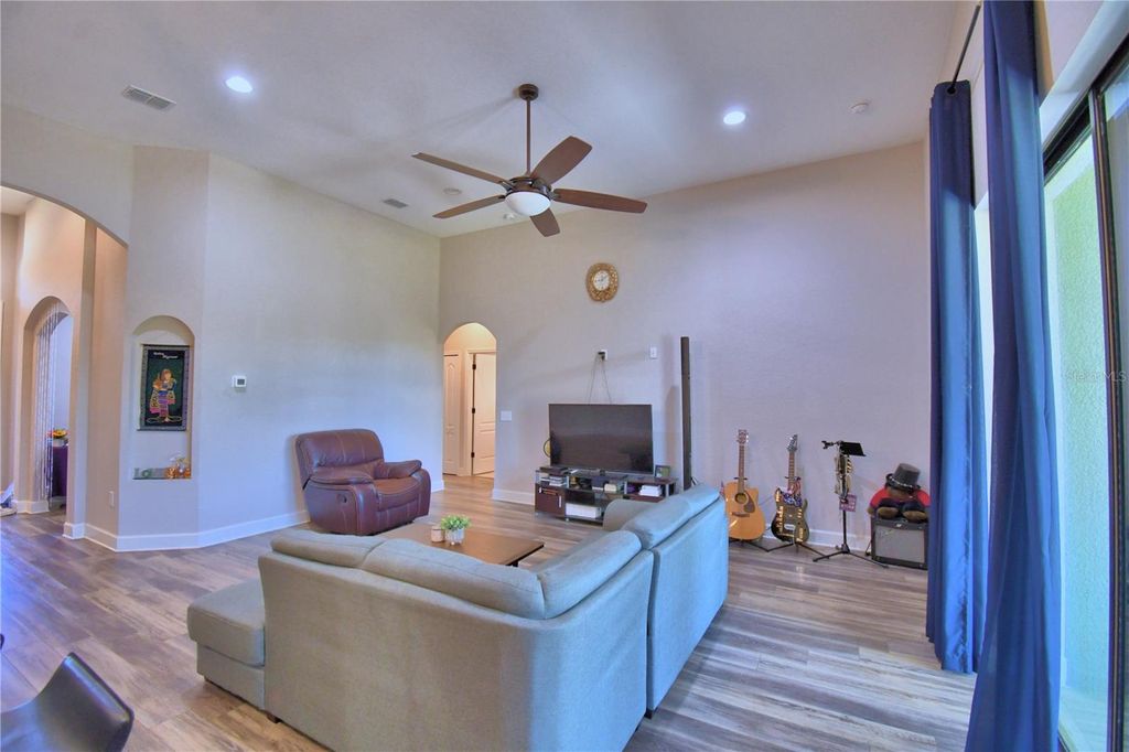 Image 21 of property listing at 6408 EVERGREEN PARK DRIVE, Lakeland, FL 33813