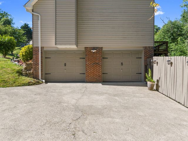 6233 Hunter Valley Road, Ooltewah, TN 37363