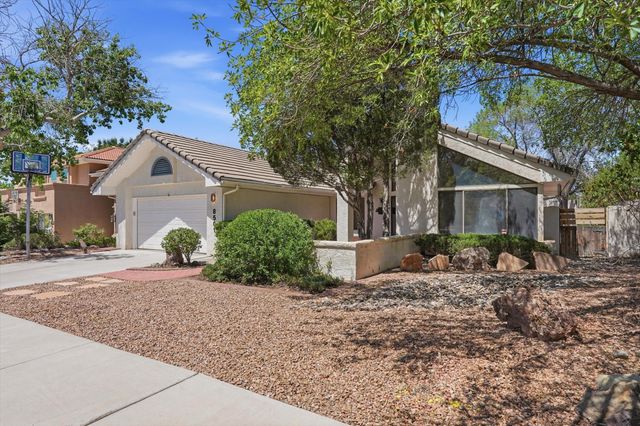 8501 Canyon Run Road NE, Albuquerque, NM 87111
