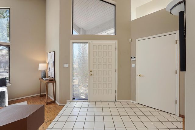 8501 Canyon Run Road NE, Albuquerque, NM 87111