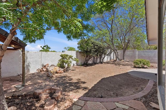 8501 Canyon Run Road NE, Albuquerque, NM 87111
