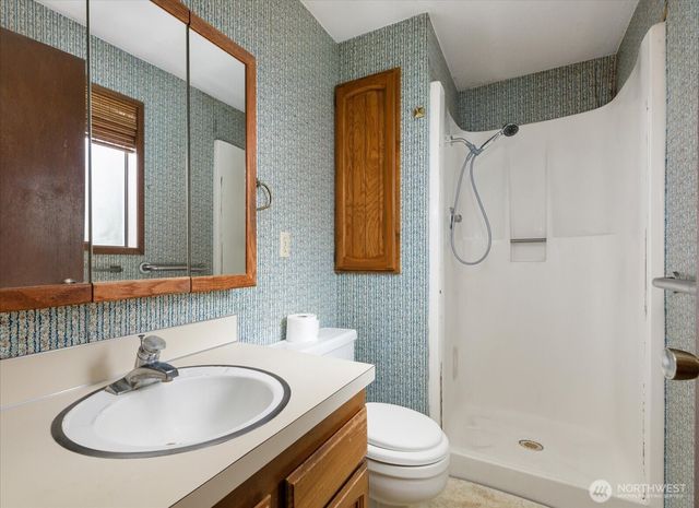 2011 Pine Wood Way, Oak Harbor, WA 98277