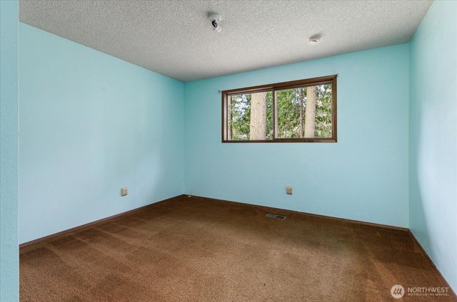 2011 Pine Wood Way, Oak Harbor, WA 98277