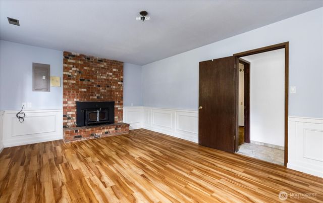 2011 Pine Wood Way, Oak Harbor, WA 98277