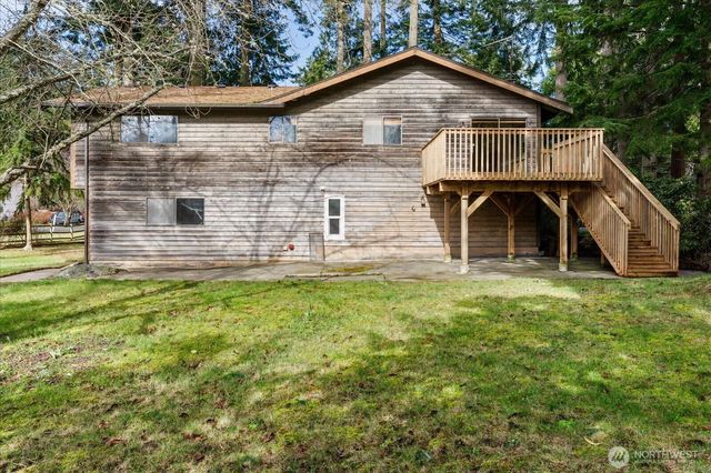 2011 Pine Wood Way, Oak Harbor, WA 98277