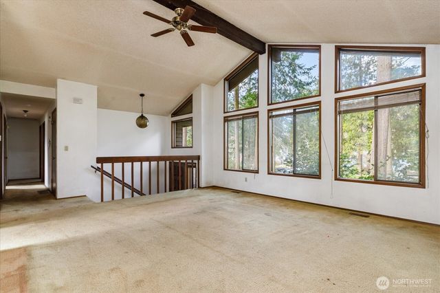 2011 Pine Wood Way, Oak Harbor, WA 98277