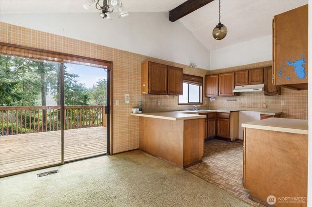 2011 Pine Wood Way, Oak Harbor, WA 98277