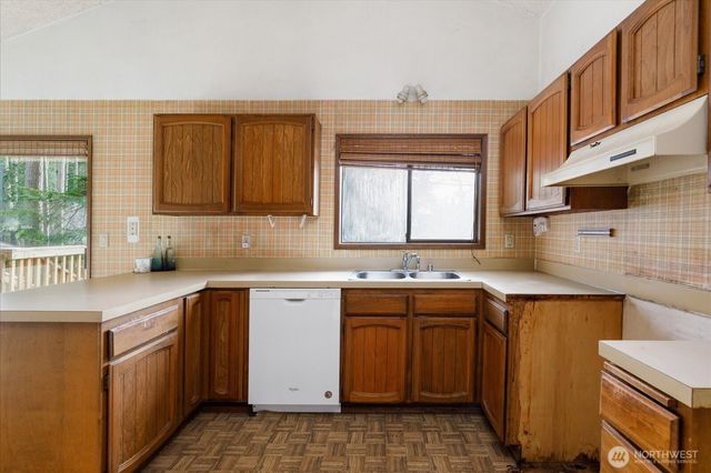 2011 Pine Wood Way, Oak Harbor, WA 98277