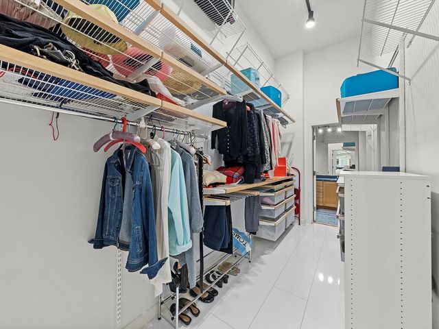 211 E Ohio Street 307, Chicago, IL 60611