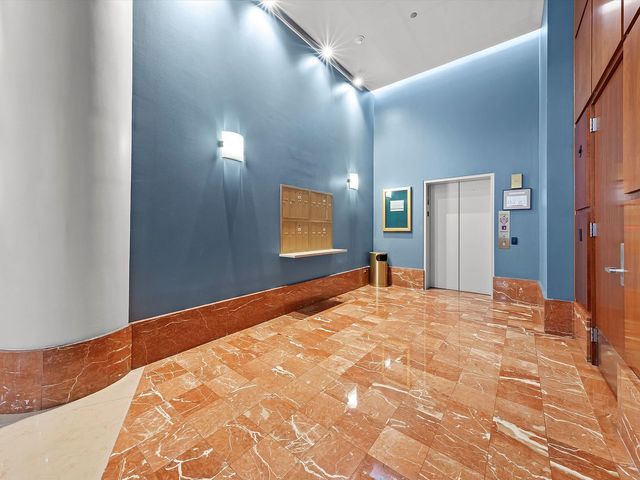 211 E Ohio Street 307, Chicago, IL 60611